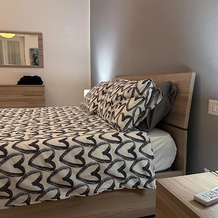 Modern Cenisio Apartment - Self Check-In & Parking Milán Exterior foto